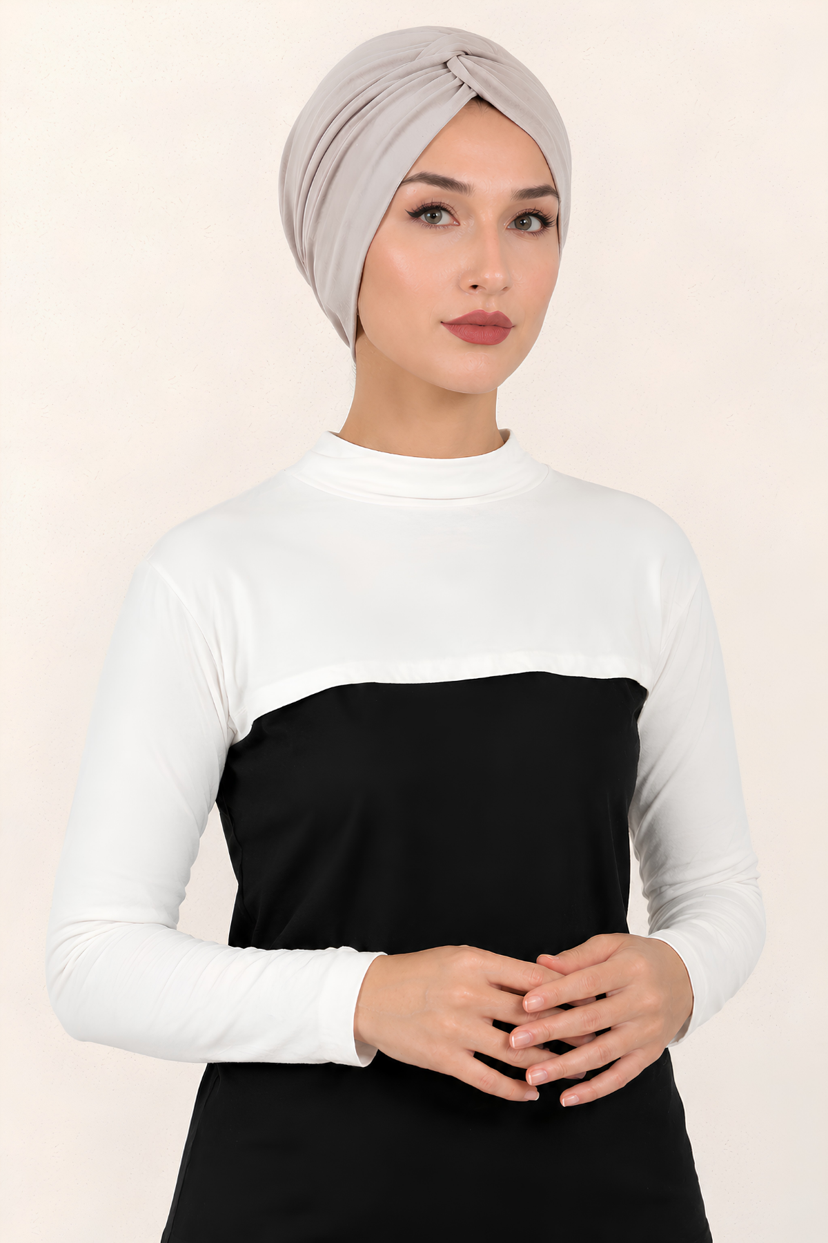 Beyaz Boyunluklu Kolluk Bolero Crop
