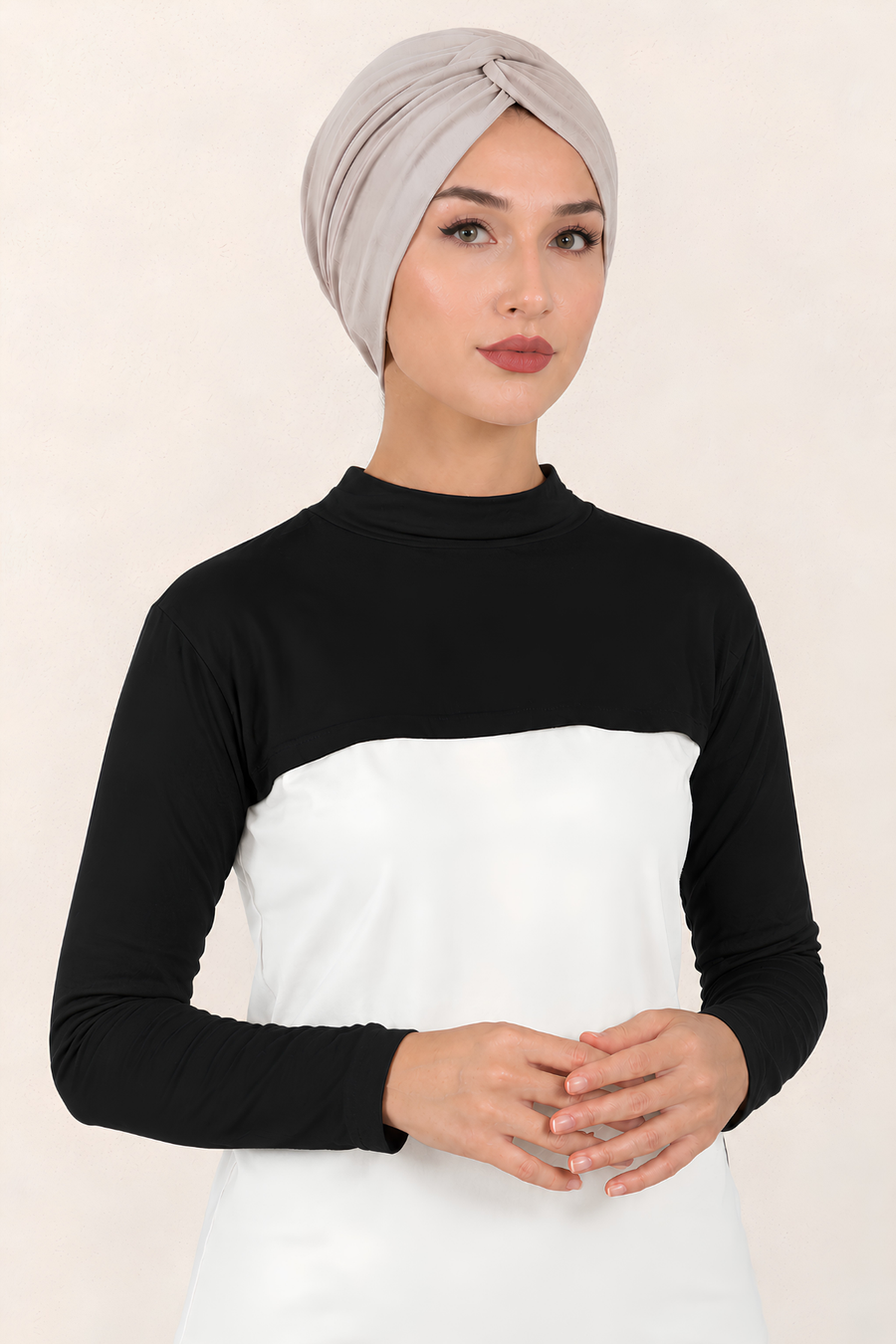 Siyah Boyunluklu Kolluk Bolero Crop