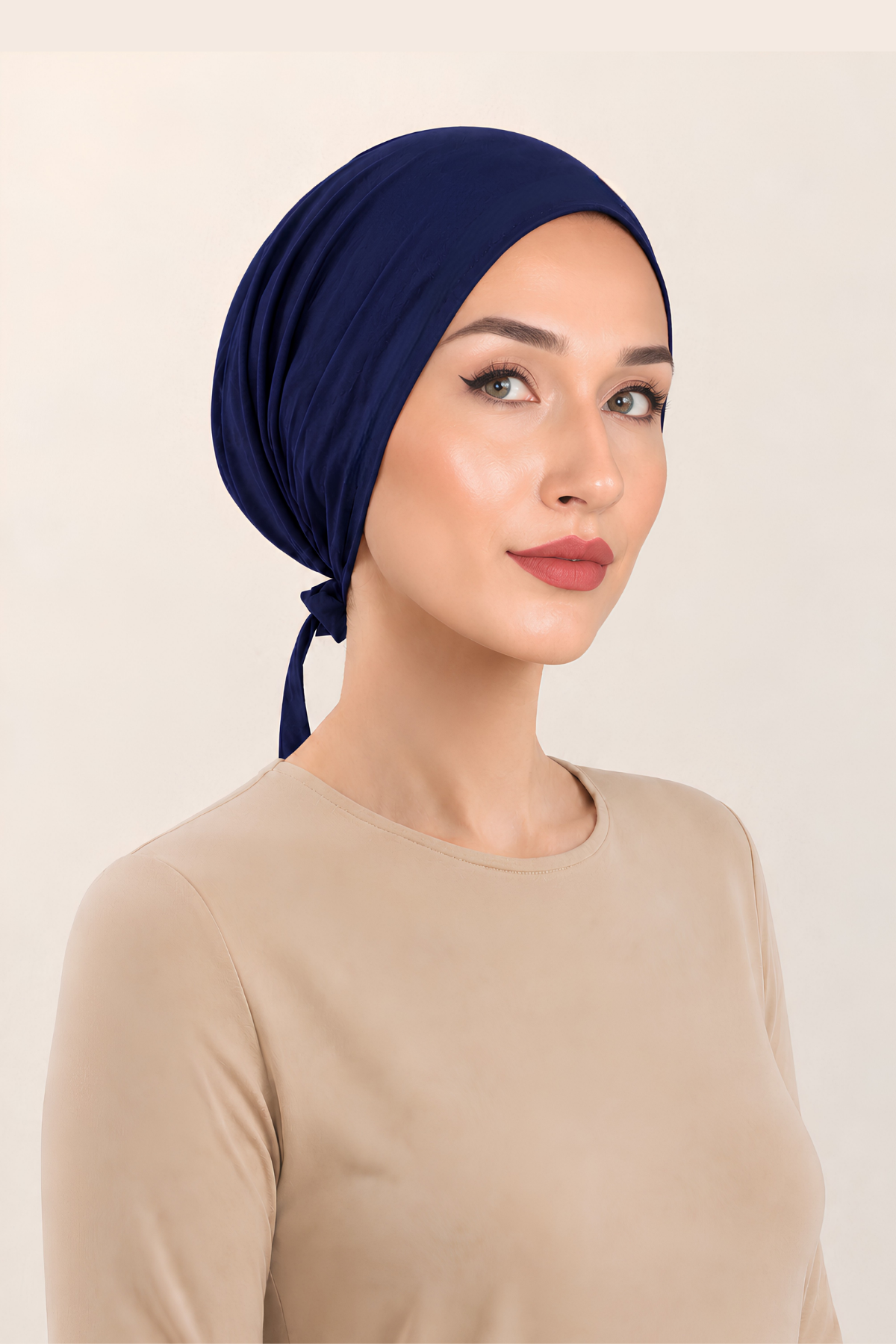 Kaymayan Dikişsiz Çift Silikonlu Tesettür Bonesi (Lacivert)